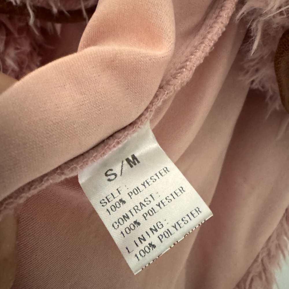Wishlist Blush Fuzzy Vest - Picture 6 of 6